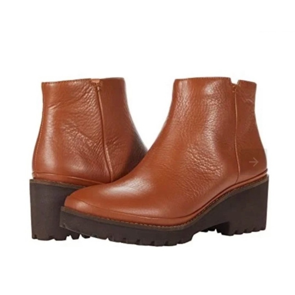 Gentle Souls Kenneth Cole Mona Bootie Tan Leather Platform Lug Sole Wedge 8.5
